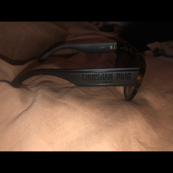 Authentic CHRISTIAN DIOR Acetate Sunglasses - Picture 4 of 12